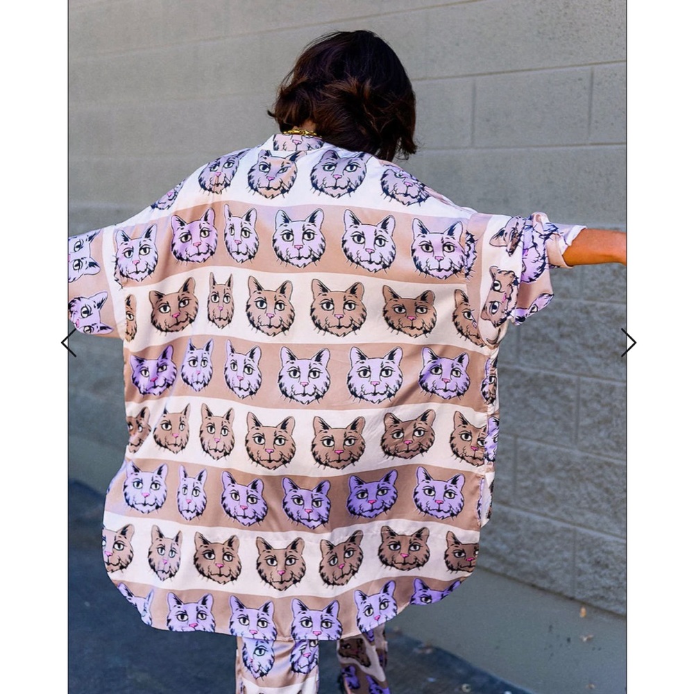 LALA ORIGINAL: Lala Satin TOP in Cool Cat